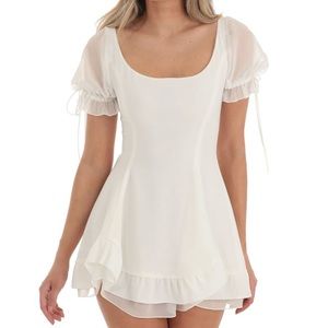 Cute white mini dress! Size M/L